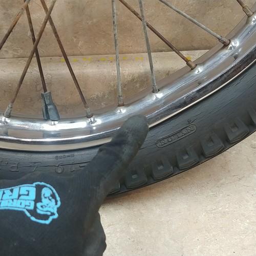 Suzuki 380 GT GT380 Front Wheel Rim 1977 SB159 SW5 - Picture 4 of 10