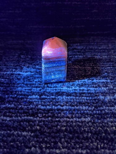 Natural Brucite Crystal Tower - Picture 4 of 4