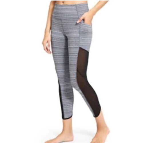 Athleta Jacquard Chaturanga Two Town Cropped Mesh Taschen Leggings Gr. M