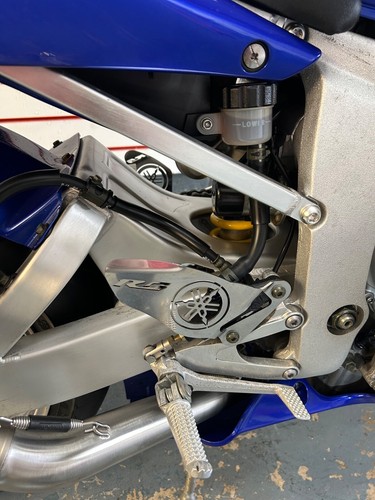 YAMAHA YZF R6 2000 STUNNING EXAMPLE ONLY 11K MILES - Picture 7 of 24