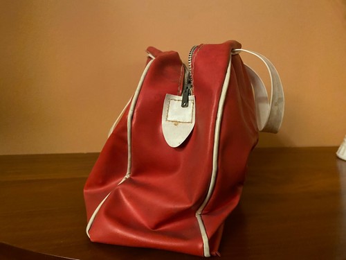 Vintage 1950s Mickey Mouse Club Red Vinyl Duffle Bag 12x6.5x4 - Picture 5 of 9