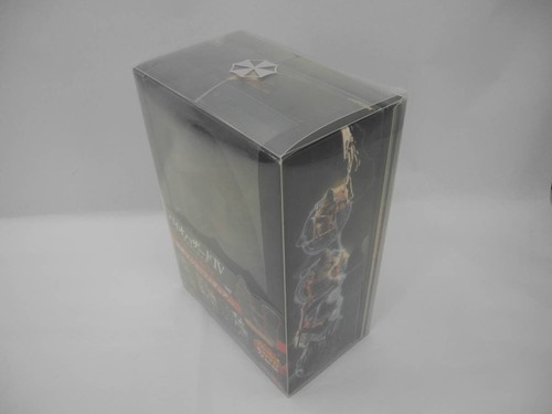 Resident Evil 4 Afterlife Blu-Ray Collector's box W/ Majini Figure used - Picture 4 of 5