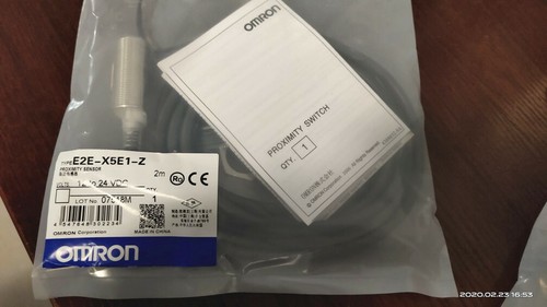 One New Omron E2E-X5E1-Z Proximity Sensor 12-24VDC Expedited Shipping - Picture 1 of 2