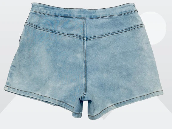 Pantalones cortos Nicki Minaj para mujer lavado ligero tiro alto algodón elástico cremallera acento 9/10 Foto 2 de 4