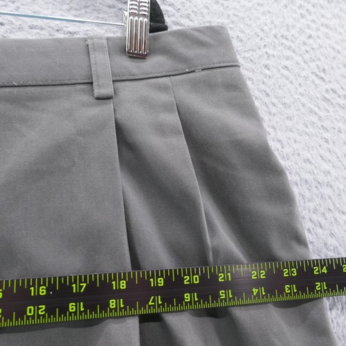 IZOD Mens All Cotton Chino Shorts 40x8 Gray Pleated Sportflex Waistband NEW - Picture 10 of 16