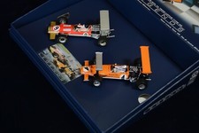 SCALEXTRIC C3544A 1/32 slot cars McLaren M7c Vs Lotos tipe 49 Red Legeends NEW