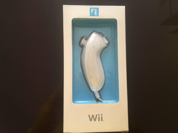 Nintendo Wii white nunchuk complete in the box