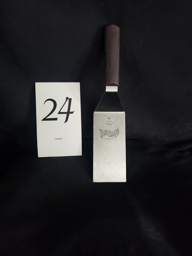 Heat-Resistant Handle Flexible Stainless Steel Blade 5 x 3" Spatula