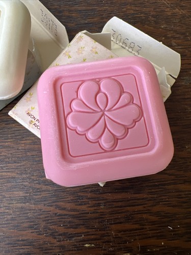 Vintage Avon Guest Soaps. Hawaiian White Ginger. Roses, Roses - Picture 6 of 8