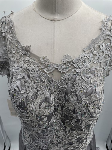 Wedding Dress Gray Embroidery Sweetheart Neck Cap Sleeve Satin Lace Gown Size 14 - Picture 3 of 12