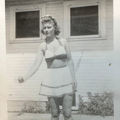 Woman catching baseball VINTAGE PHOTO ORIGINAL PHOTOGRAPH 1940s bikini gorgeous