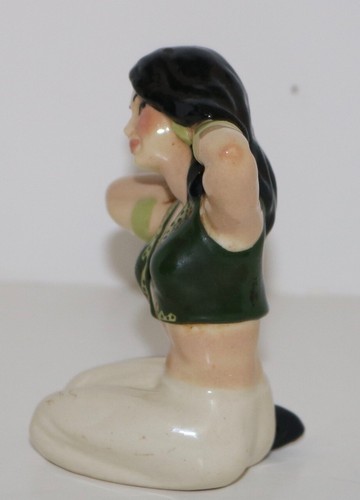 Ceramic Arts Studio sitting pin-up style Asian look dancer - Picture 3 of 7