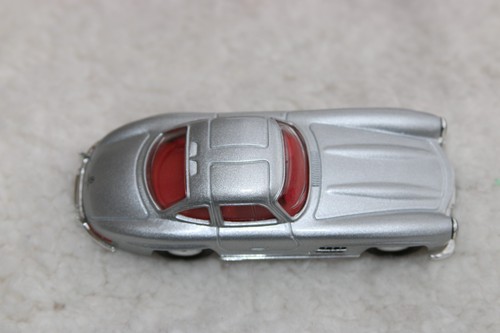 Dinky DY12 1955 Mercedes 300SL Gullwing 1:43 Model Car - Picture 3 of 9