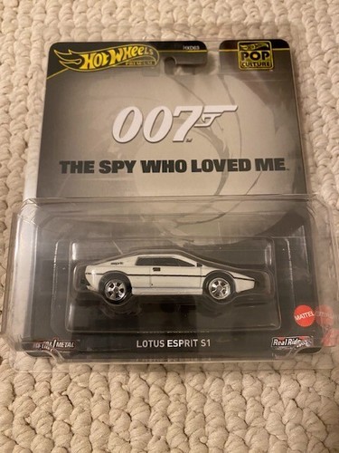 Hot Wheels 007 Set of (3) Lotus Esprit S1, Toyota 2000GT Roadster, Austin Martin - Picture 3 of 5