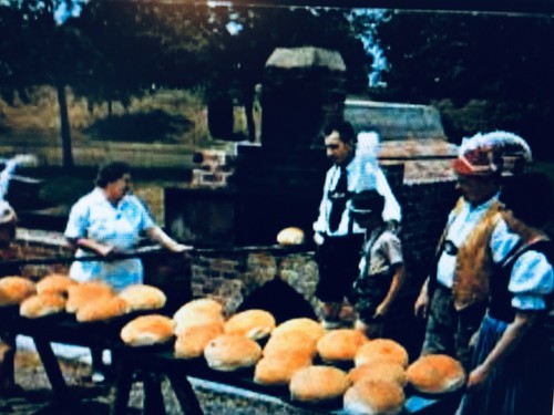 Storico antipasto bavarese ""Morte nera"", 400 anni di storia ATTIVO - Foto 11 di 12