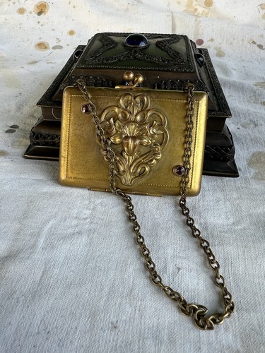 Victorian Era Art Nouveau Gold Tone Purple Faceted Glass Mini Purse Compact VTG - Picture 16 of 17