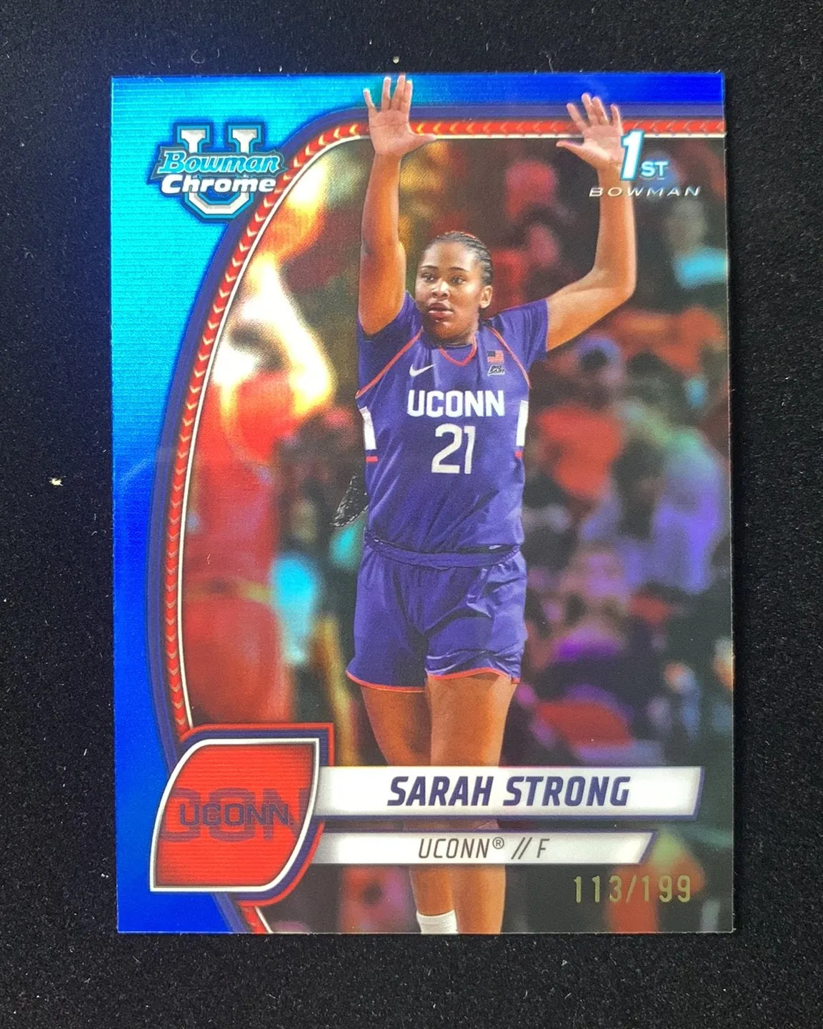 2024-25 Topps Bowman Chrome U Blue #62 Sarah Strong 1st 113/199 UCONN aus4