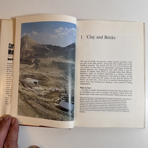 Ceramics in the Modern World Maurice Chandler 1968 Hardcover Dustcover - Picture 8 of 10