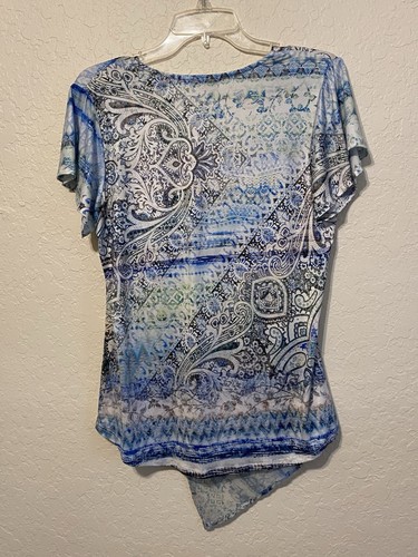 One World Women's Pullover Top Blouse Short-Sleeve Size Medium Faux Wrap Fairy - Picture 2 of 4