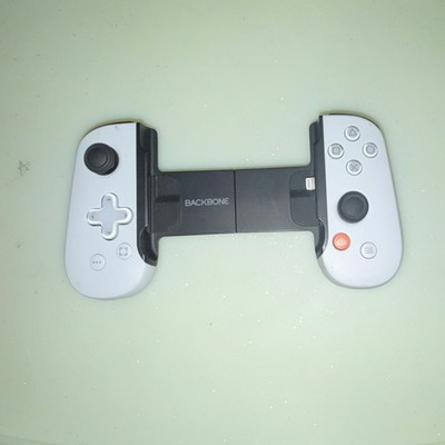 Backbone Mobile Controller White and Black Plastic Video Game Accessory
