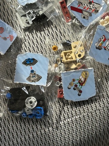 Lego Advent Calendar 2024 Lot Of 17 Mini Vessels Transport Etc - Picture 5 of 14