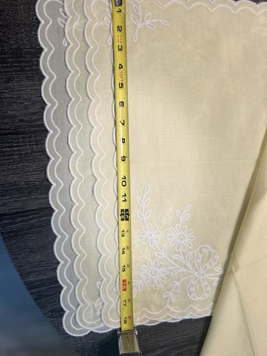 Markenlos Buttergelb gewellter Rand bestickt Tischsets mit Servietten MCM - Bild 4 von 12