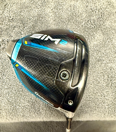 Taylor Made Sim2 Driver 10.5* RH Fujikura Ventus Blue Reg w/Headcover - Picture 2 of 8