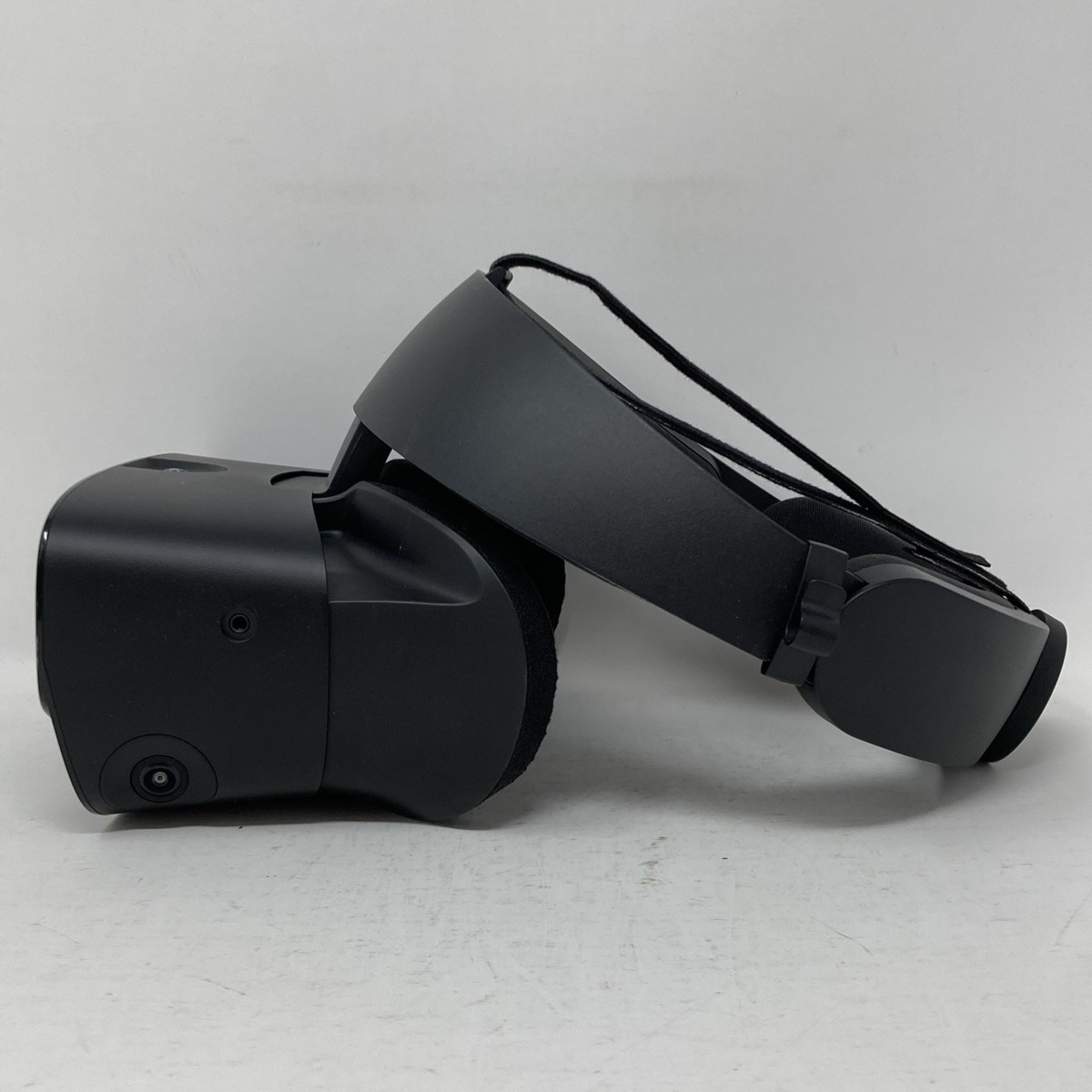 Oculus Rift S PC-Powered VR Gaming Headset ONLY No Cables or