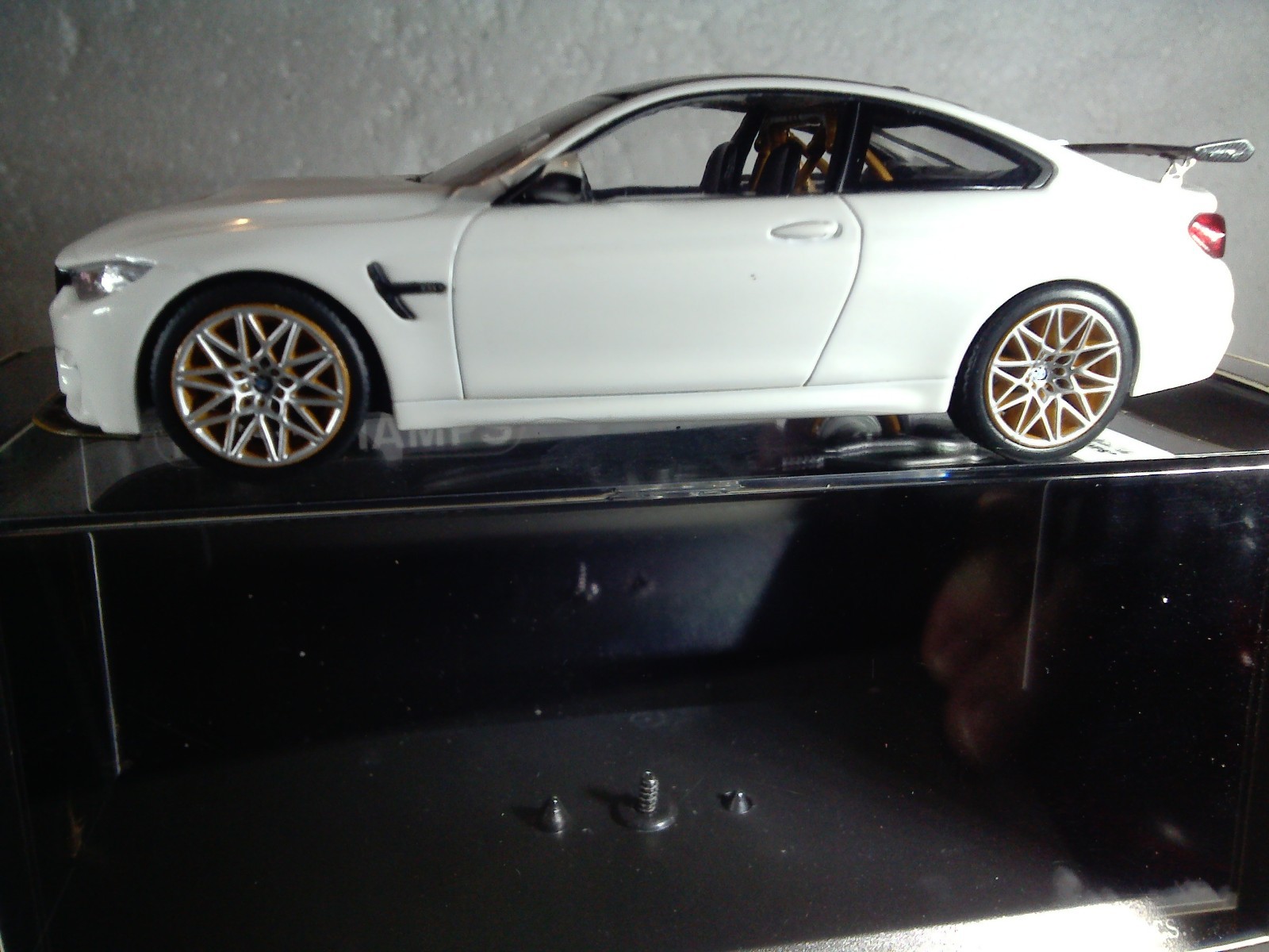 Picture 18 of 24
