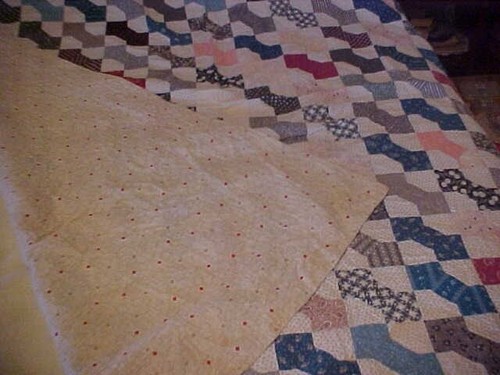 Vintage 1920s PIECED QUILT, BOWTIE, MULTICOLOR & BLUES - Picture 5 of 5