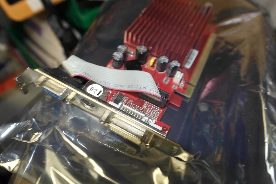 Nvidia GeForce 7200 GS 128 MB 16*PCIe DVI VGA S-VIDEO Graphics Card - Image 4 of 4