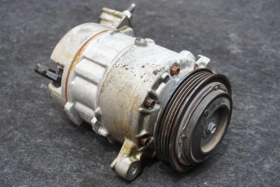 Compresor y polea de aire acondicionado 84317510 GMC Chevrolet Cadillac 2015-20 Foto 3 de 4