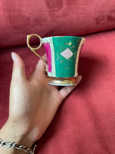 Antique Royal Vienna Lovers Green with Gold Gilt Porcelain Tea Cup - Picture 3 of 5