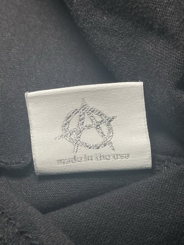 CAMISETA VENGANZA NEGRA MORADA PEQUEÑA - Imagen 8 de 12
