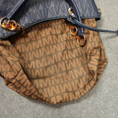 Milan Kunstleder Schultertasche Some Distress Zip-Close Logo-Charm Blau 11x9 - Bild 16 von 22