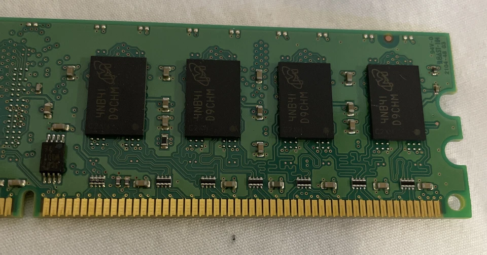 Micron 512MB 2RX8 PC2-4300U-444-11-B0 512MB DDRII 533 CL4 - Image 3 of 4