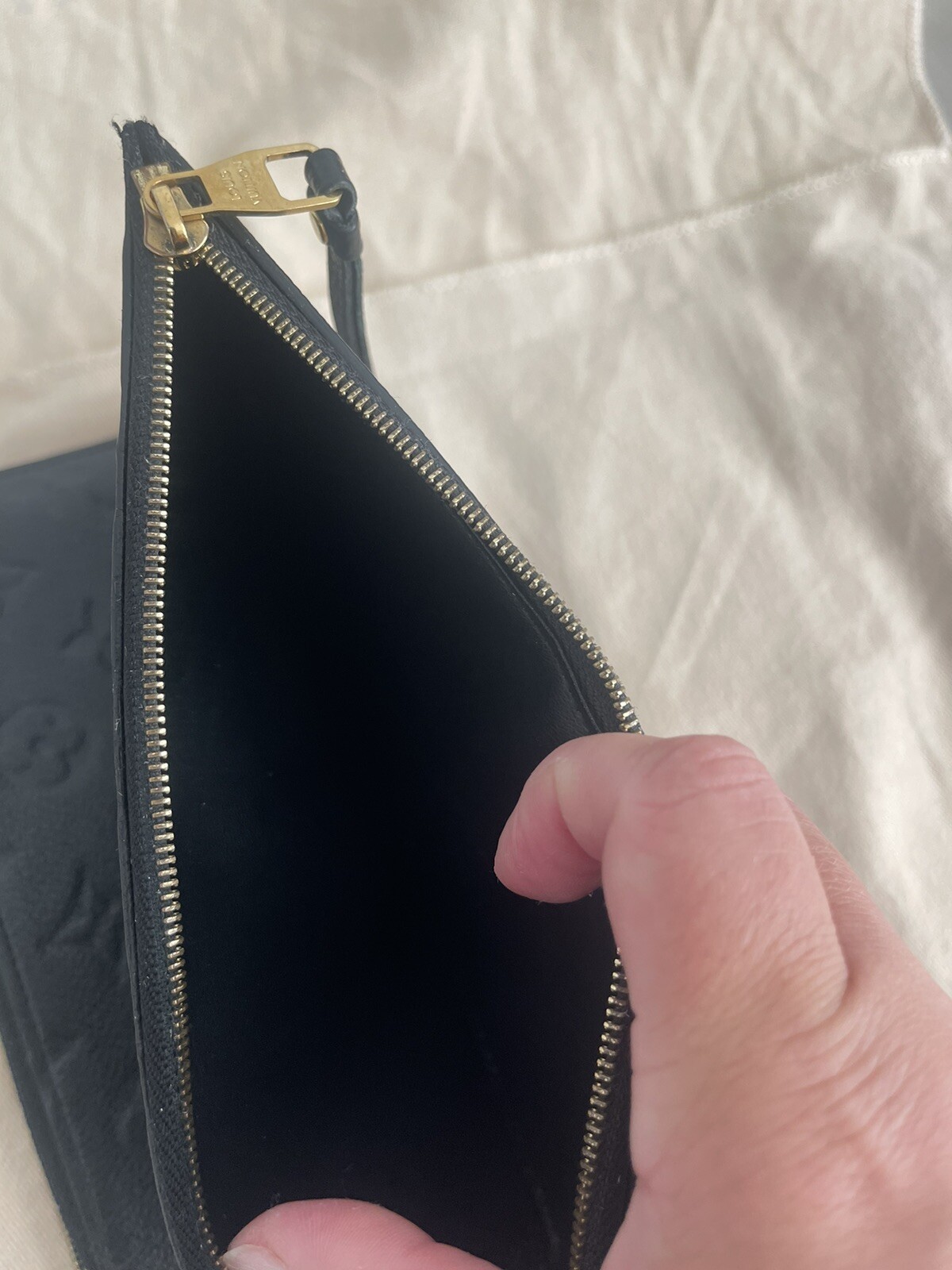Louis Vuitton M61864 Monogram Adele Zippy Wallet - Black image 5