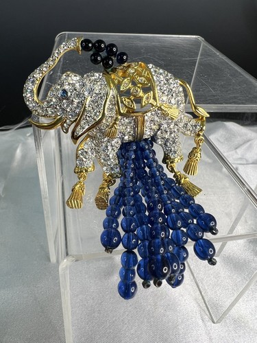 Elizabeth Taylor Avon ELEPHANT WALK Rhinestone Brooch - Picture 14 of 15