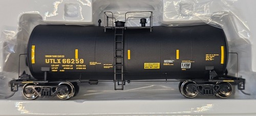 932-7201 Walthers UTLX 16K Tank Car - Picture 3 of 6
