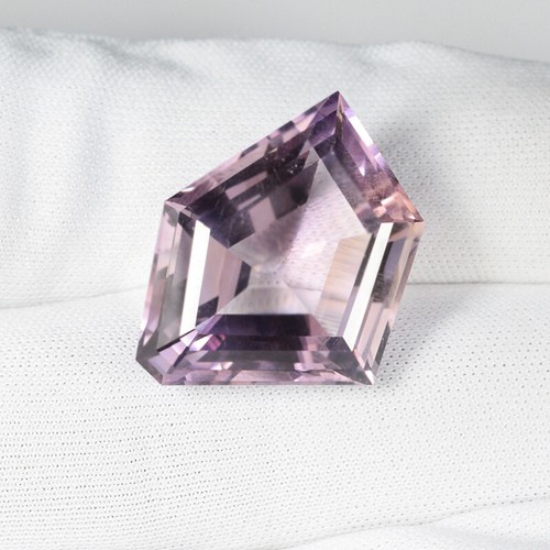 23.81 Cts Best Fire Natural Brazil AAA+ Amethrine Fancy Cut...!!!!! - Bild 1 von 2