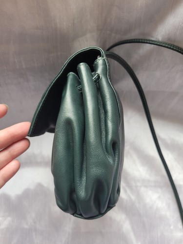 Borsa da sera vintage Saks Fifth Avenue in pelle verde smeraldo ricamata Italia - Foto 5 di 9