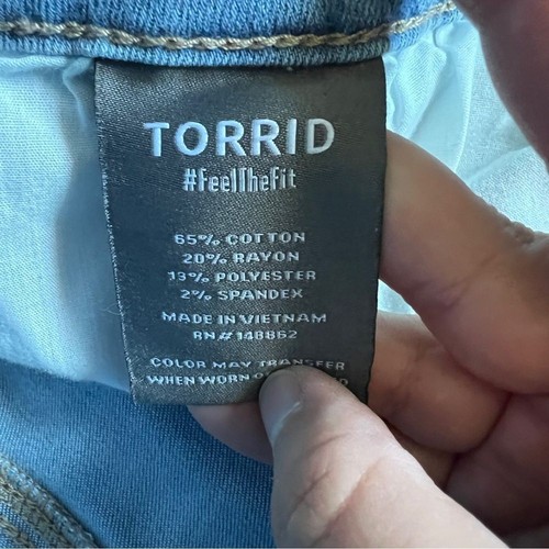 Torrid Distressed Crop Jegging Super Soft Women’s Size 16 - Picture 4 of 8