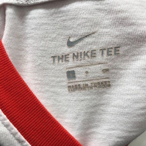 NIKE- GIRLS SMALL -WHITE SHORT SLEEVE HEARTS SHIRT - DC7724-100 90'S Y2K - Picture 5 of 7