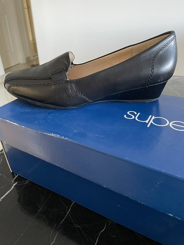 Women’s Supersoft Black Shoes With Wedge Heel, Tan Lining Size 6C - Picture 9 of 11