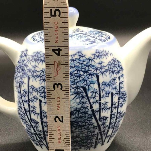 Vintage Japanese Porcelain Teapot with Tea and Sake Cups Rice Bowls Set of 13 - Picture 8 of 16