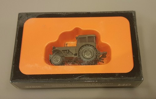 Preiser 37015 Trattore Hanomag R55 NATO    H0  1:87 - Foto 1 di 2
