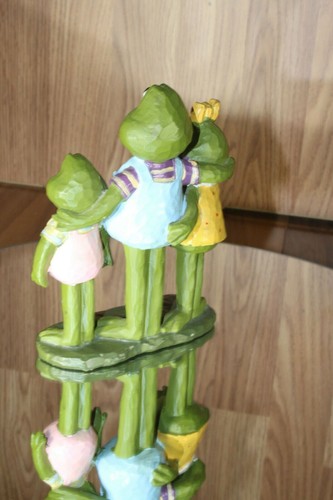 Vintage Frosch Papa mit zwei Kindern (Tochter & Sohn) einzigartige Dekoration Harz Figur EUC - Bild 3 von 10