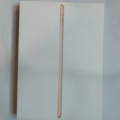 Apple iPad (6th Generation) A1893 32 GB, Wi-Fi, 9.7 in - Gold - Picture 6 of 9