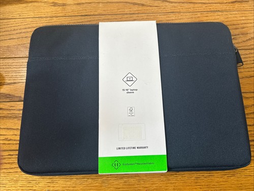 The Herschel Supply Co Brand Anchor 15-16” Laptop Sleeve in Navy - Picture 2 of 2