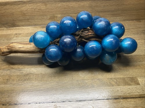 Vintage Lucite 1960's Acrylic Large Grapes Cluster Blue - Picture 2 of 4